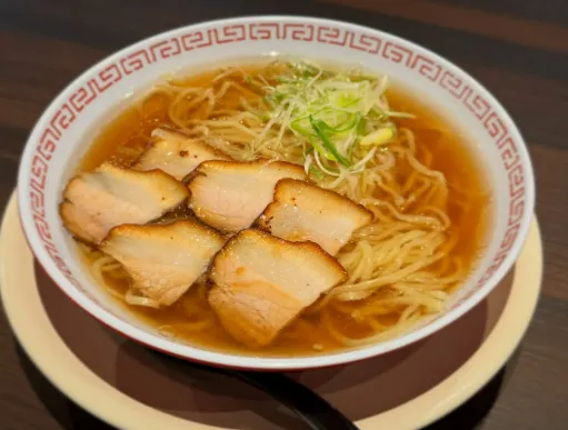 昼はラーメン、夜は居酒屋。